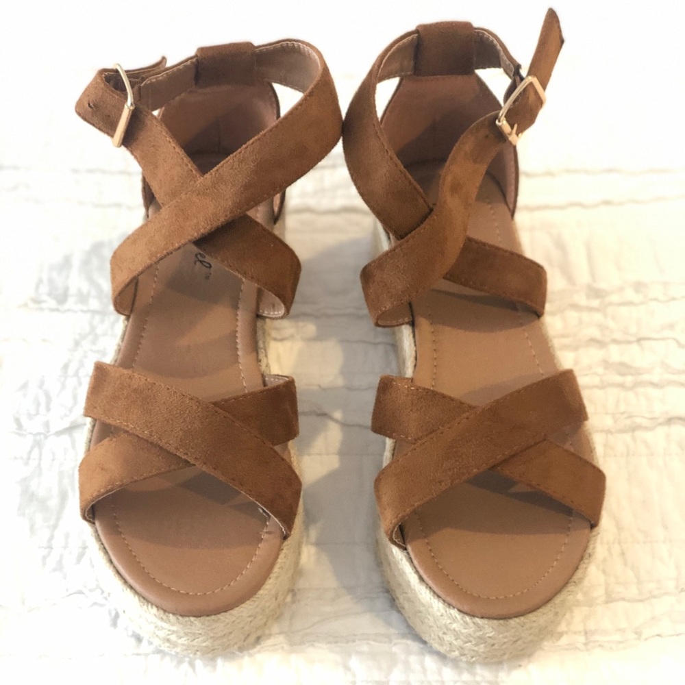 NEW brown strapped platform sandals